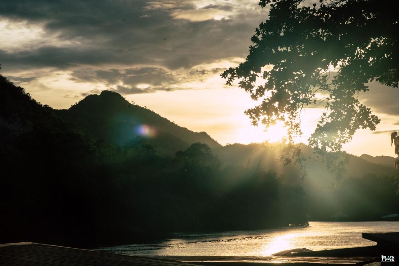ชอว์ งาทอง รีสอร์ต Chor Ngar Thong Erawan Kanchanaburi Exterior photo