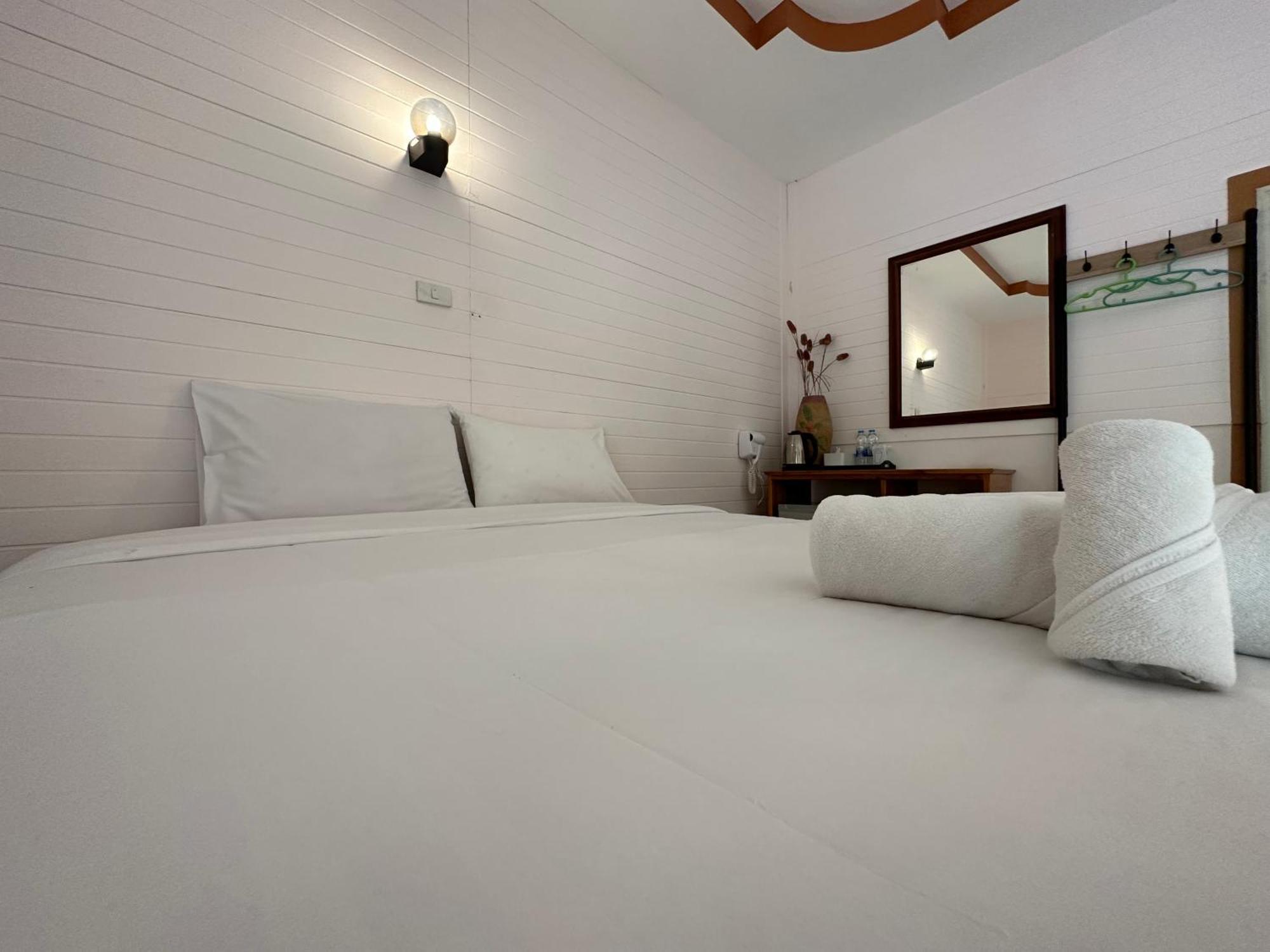 ชอว์ งาทอง รีสอร์ต Chor Ngar Thong Erawan Kanchanaburi Exterior photo
