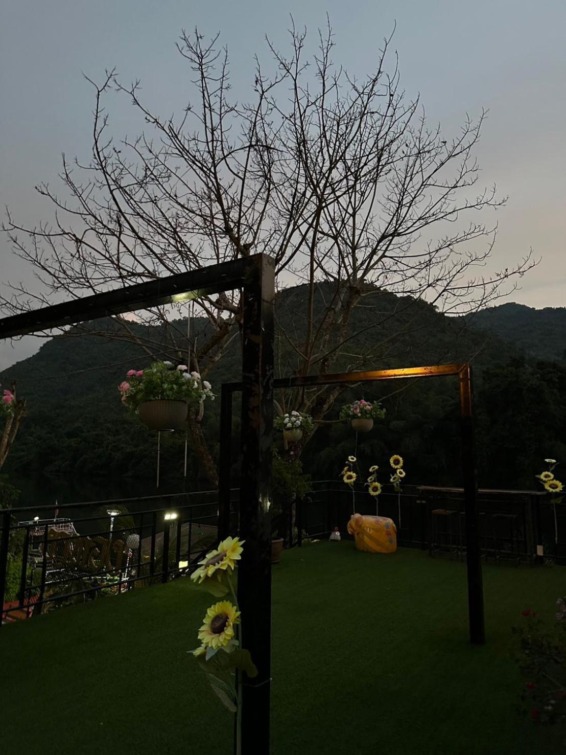 ชอว์ งาทอง รีสอร์ต Chor Ngar Thong Erawan Kanchanaburi Exterior photo